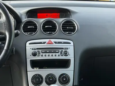 Peugeot 308 2008, слика 8